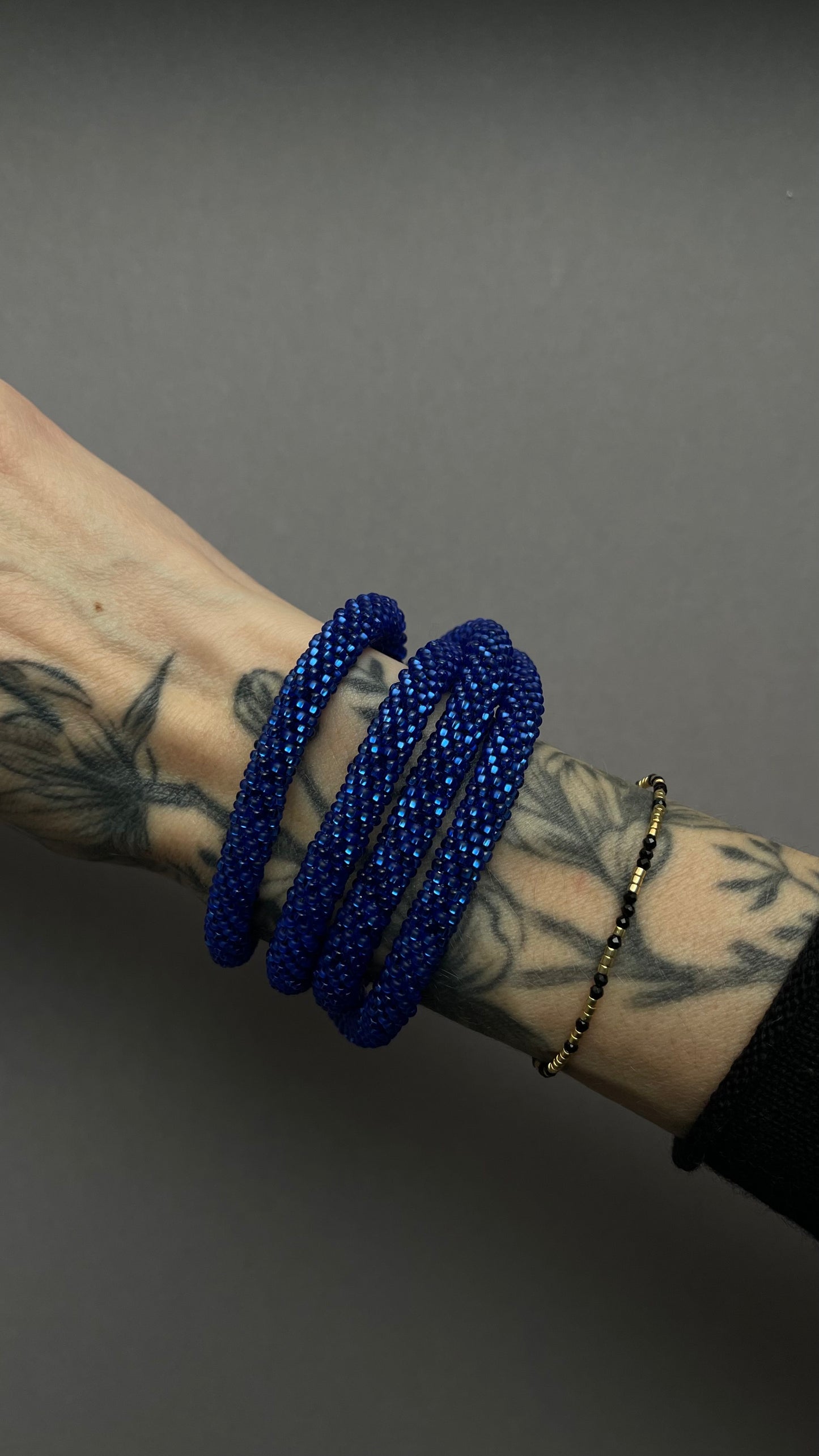 Double seed beads blue choker