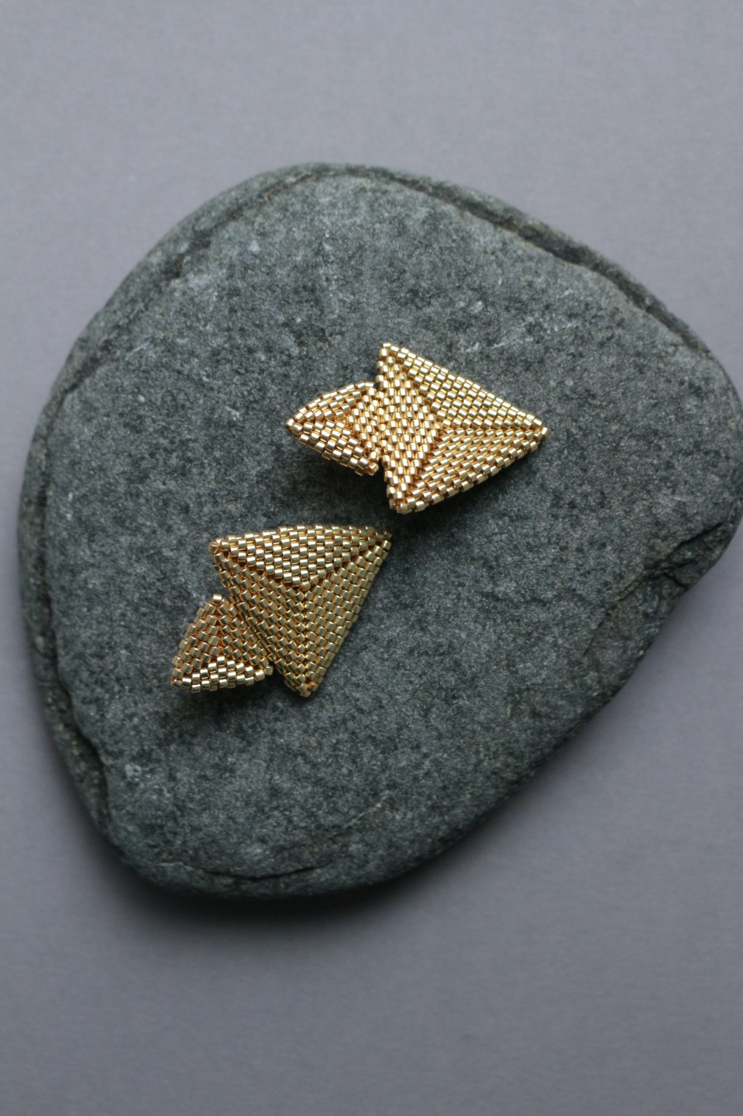 Gold tone seed beads earrings
