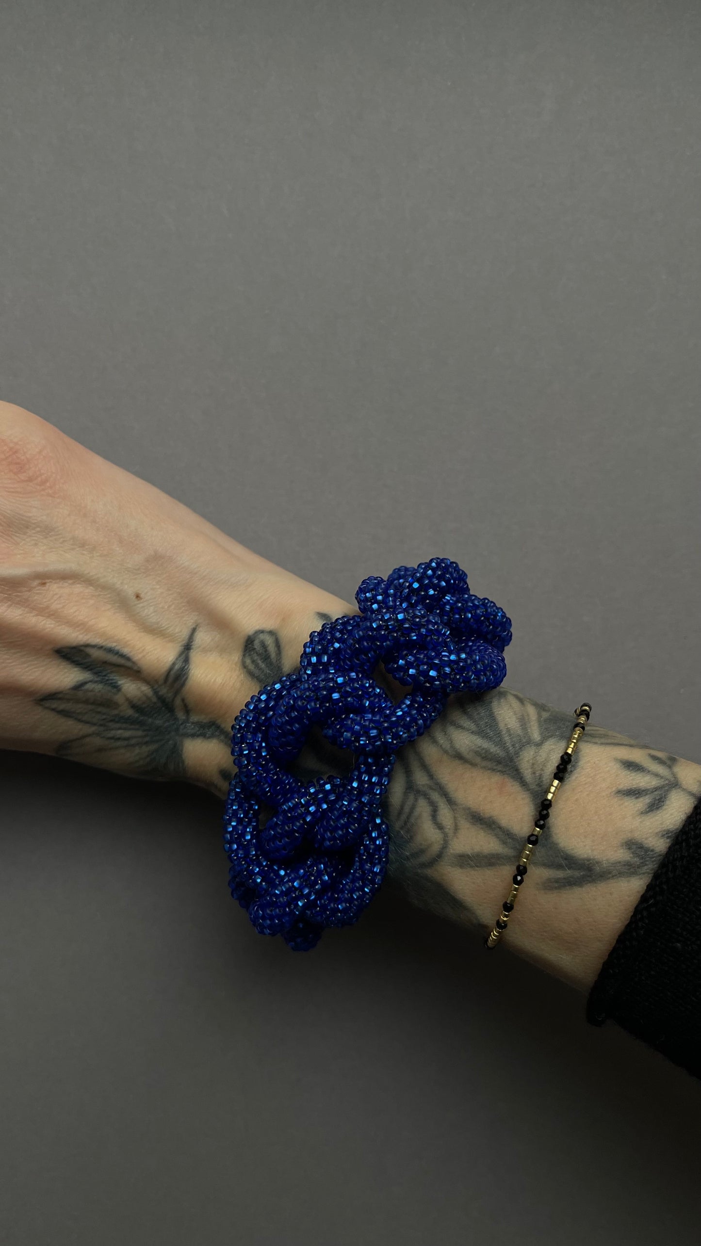Double seed beads blue choker