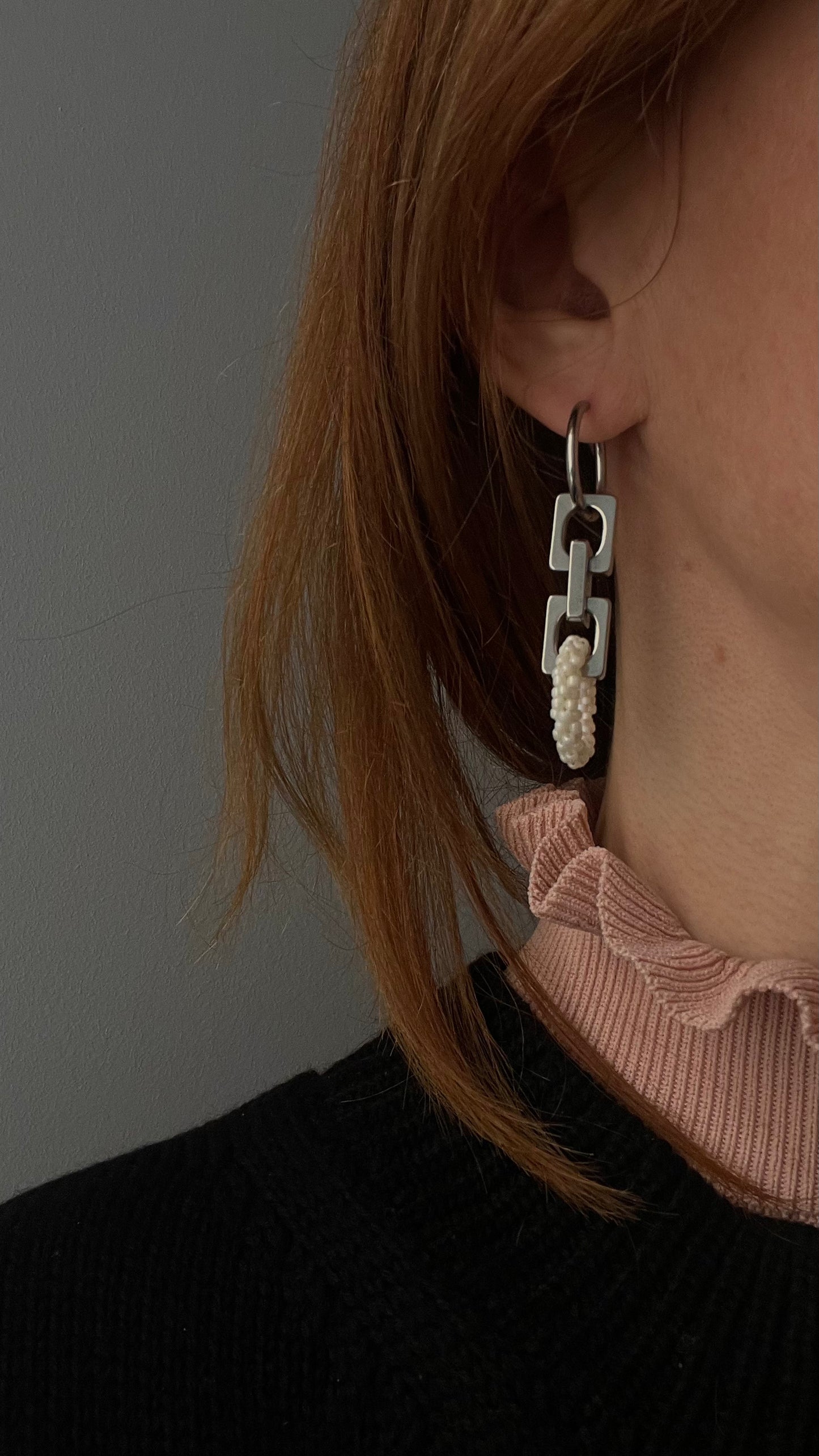 Everyday earrings with metal element