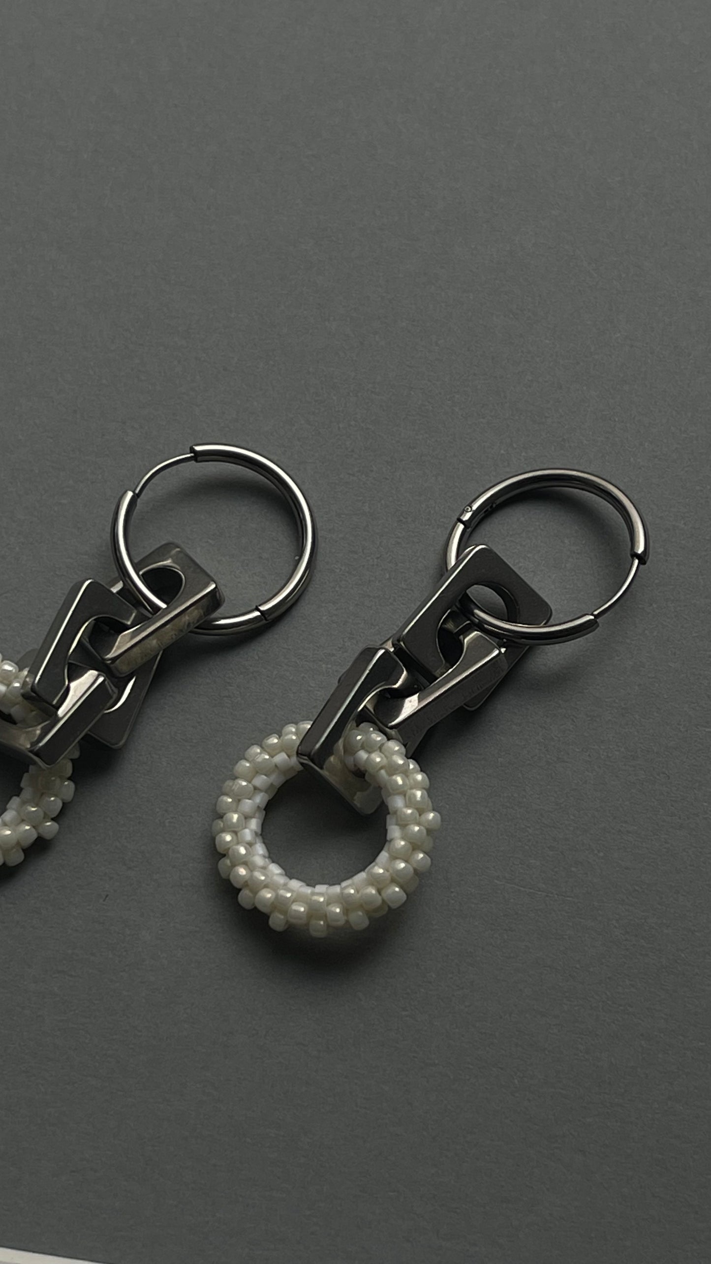 Everyday earrings with metal element