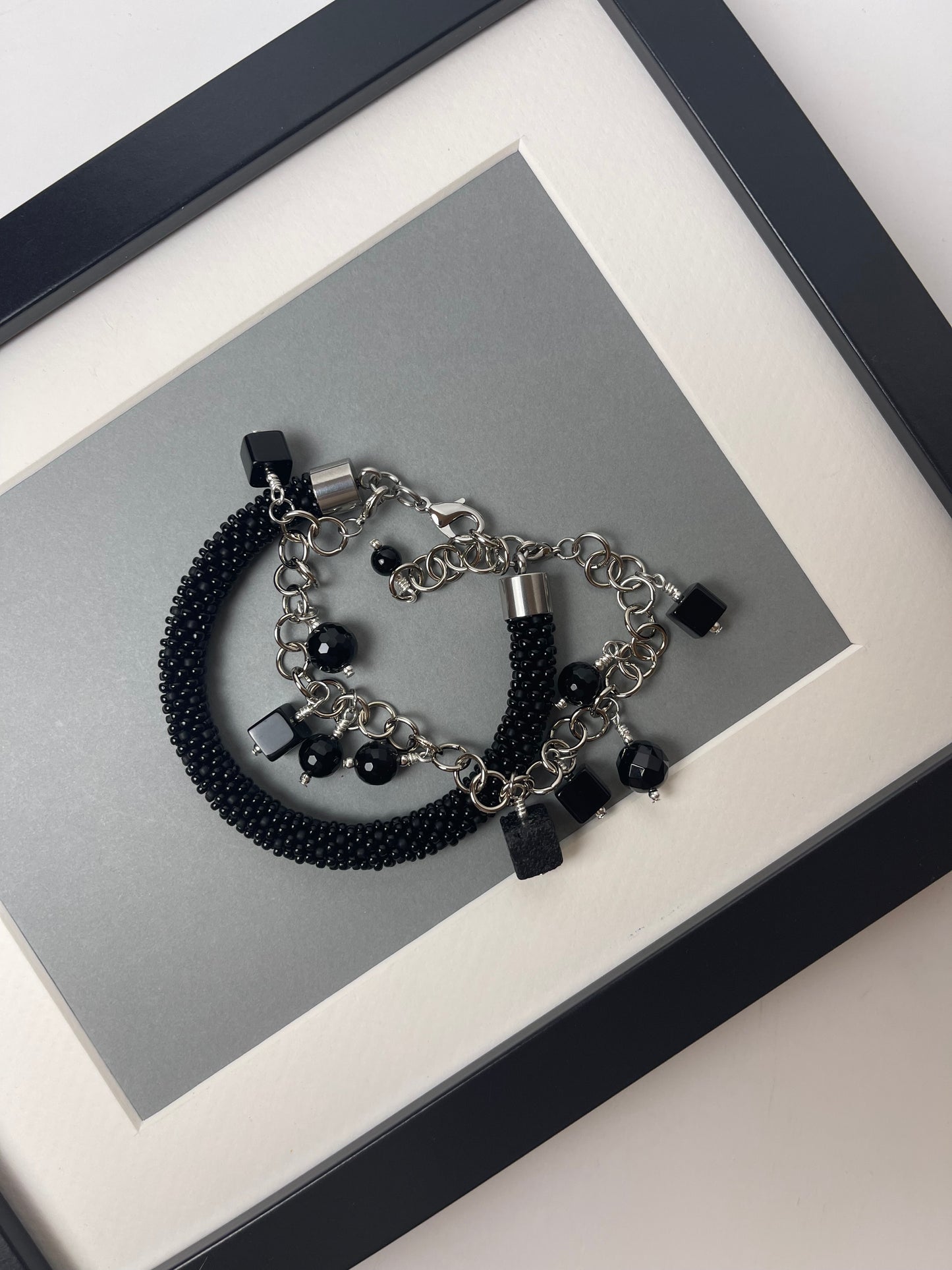 Transformable black bracelet