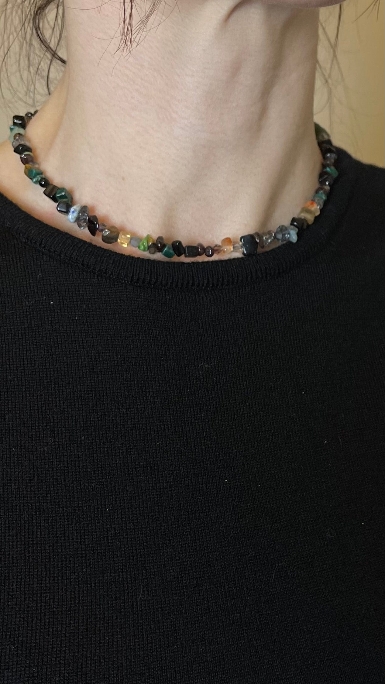 Mix stone choker