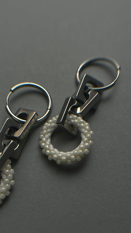 Everyday earrings with metal element